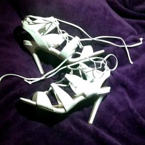 Breckcelles high heels nwot